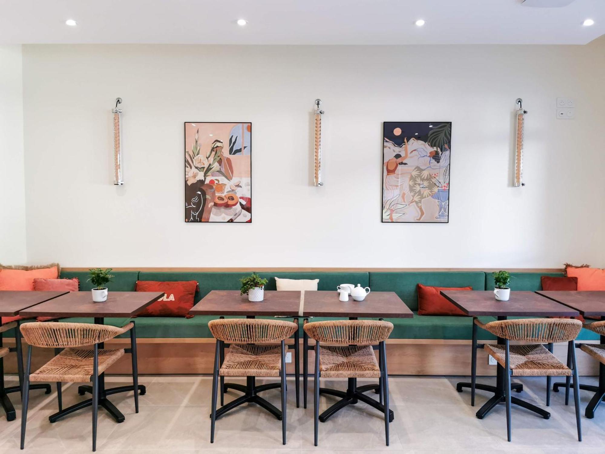 Bloom Hostel Bar & Garden بوردو المظهر الخارجي الصورة