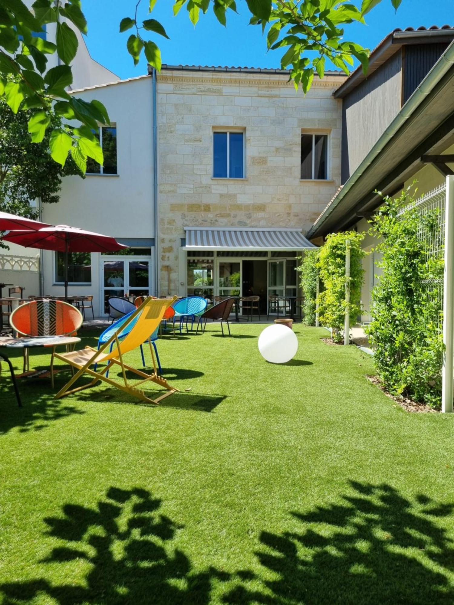Bloom Hostel Bar & Garden بوردو المظهر الخارجي الصورة